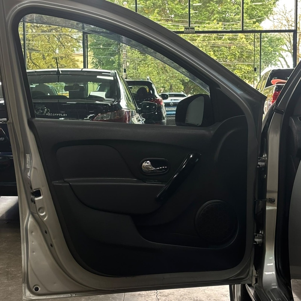 Sandero Stepway 1.6 (Impecável – Completo – Bancos de couro)