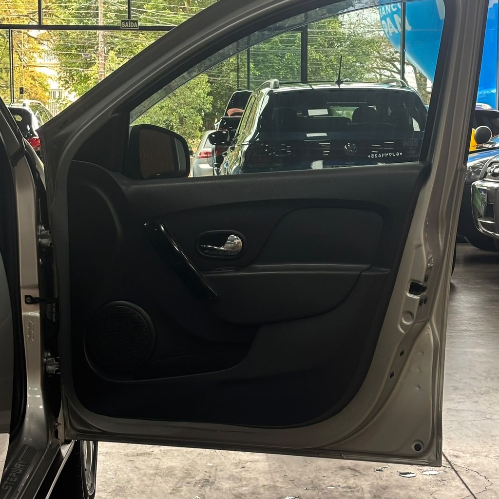 Sandero Stepway 1.6 (Impecável – Completo – Bancos de couro)
