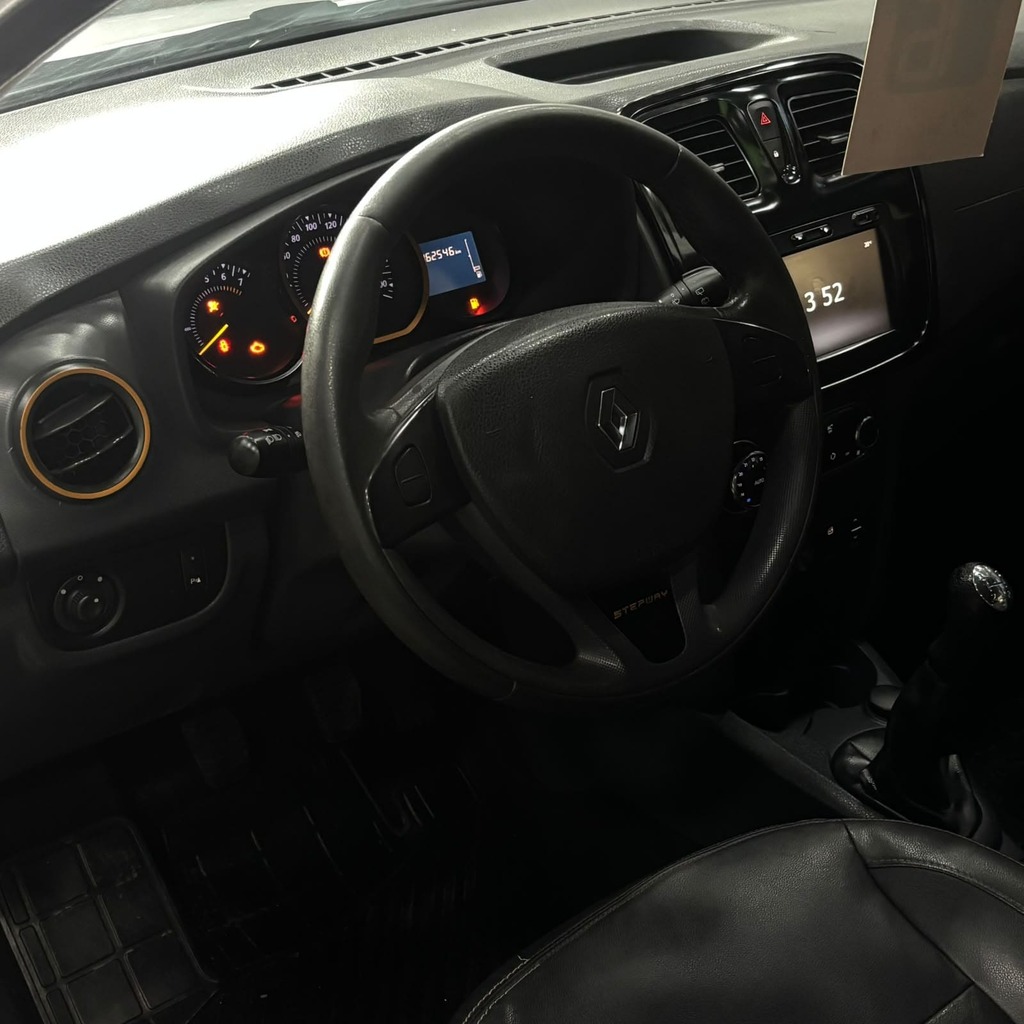 Sandero Stepway 1.6 (Impecável – Completo – Bancos de couro)