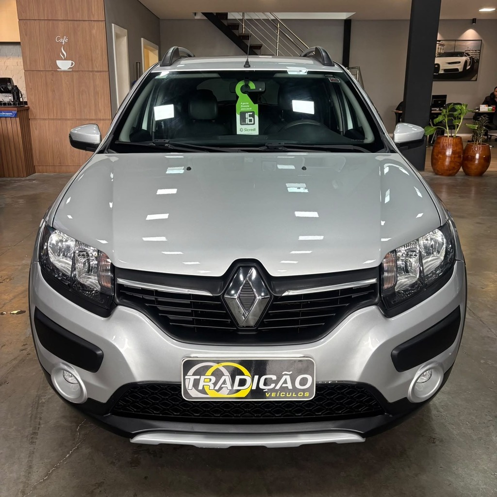 Sandero Stepway 1.6 (Impecável – Completo – Bancos de couro)