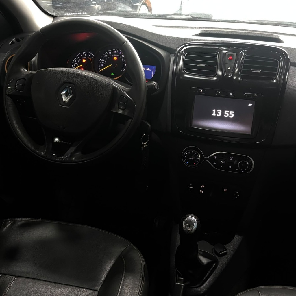 Sandero Stepway 1.6 (Impecável – Completo – Bancos de couro)