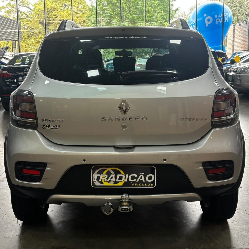 Sandero Stepway 1.6 (Impecável – Completo – Bancos de couro)