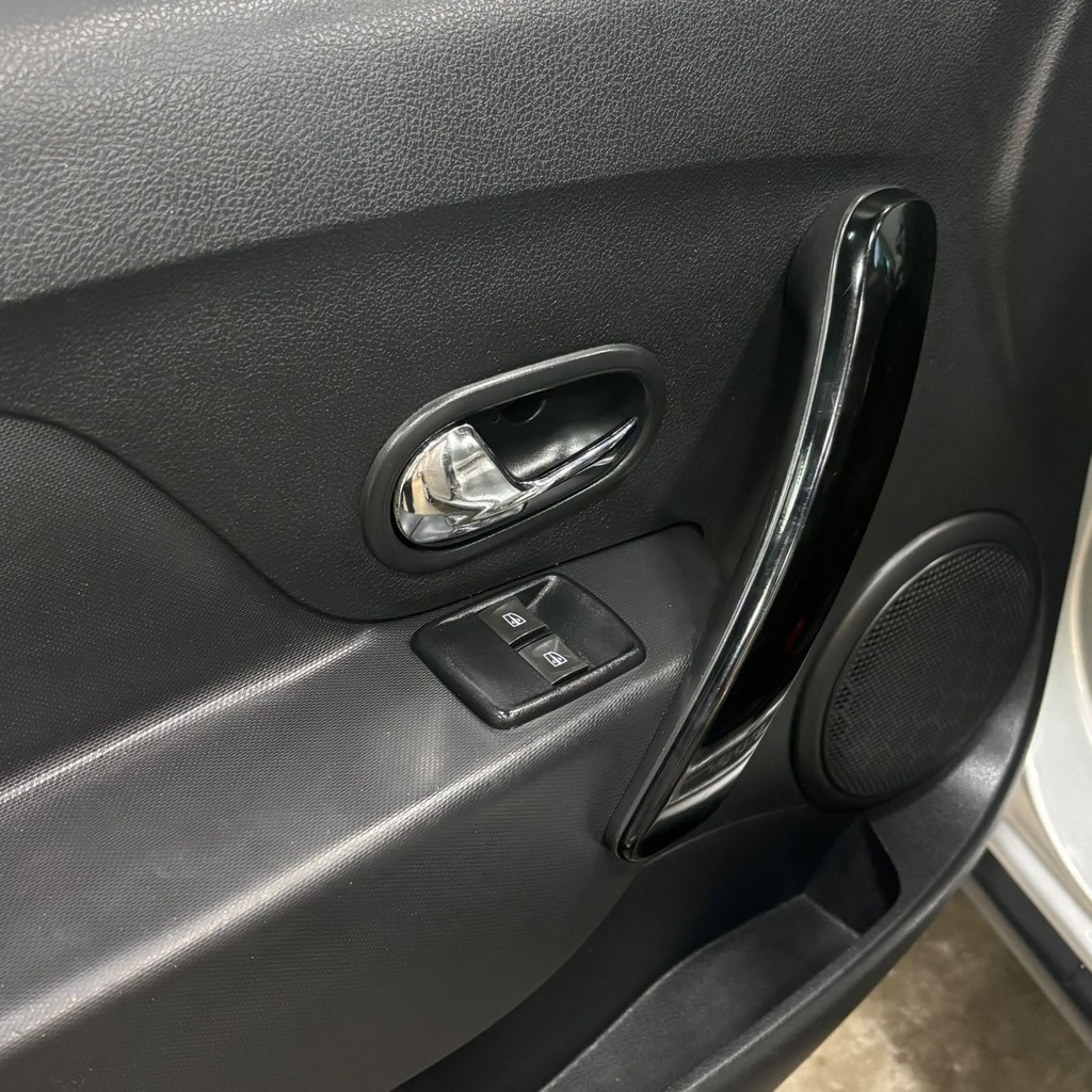 Sandero Stepway 1.6 (Impecável – Completo – Bancos de couro)