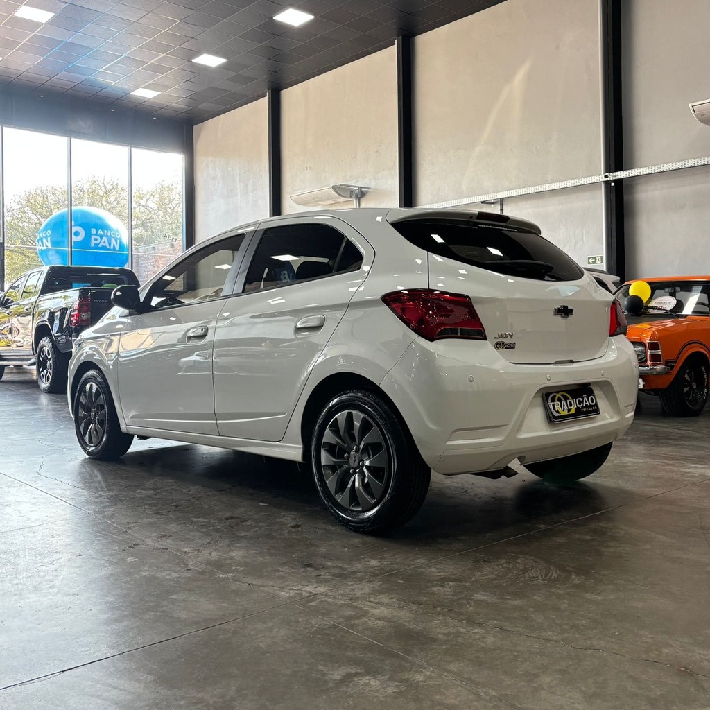 Chevrolet Ônix Joy Black Edition (Versão Exclusiva – Impecável)