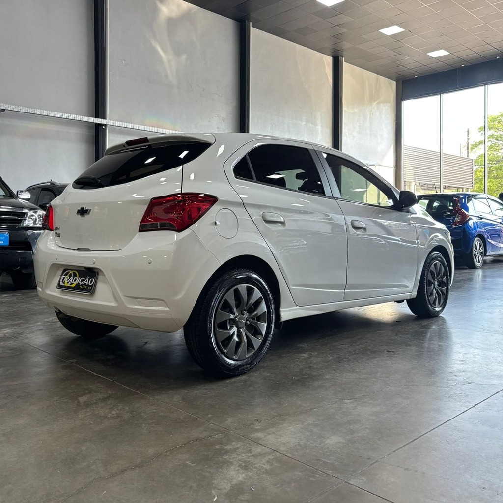 Chevrolet Ônix Joy Black Edition (Versão Exclusiva – Impecável)