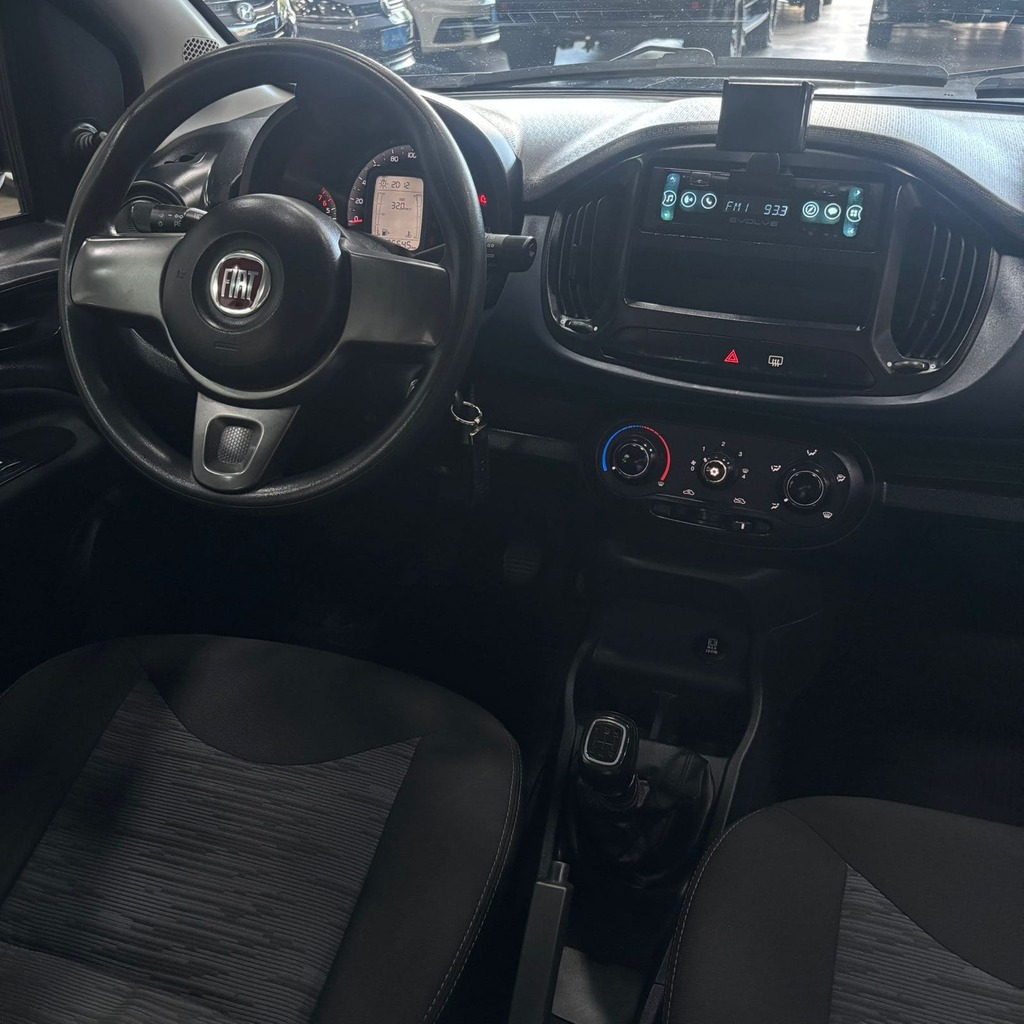 Fiat Uno Attractive 1.0 Fire Flex (Impecável – Km baixa – Pneus zeros)