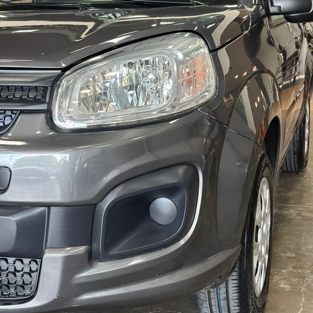 Fiat Uno Attractive 1.0 Fire Flex (Impecável – Km baixa – Pneus zeros)