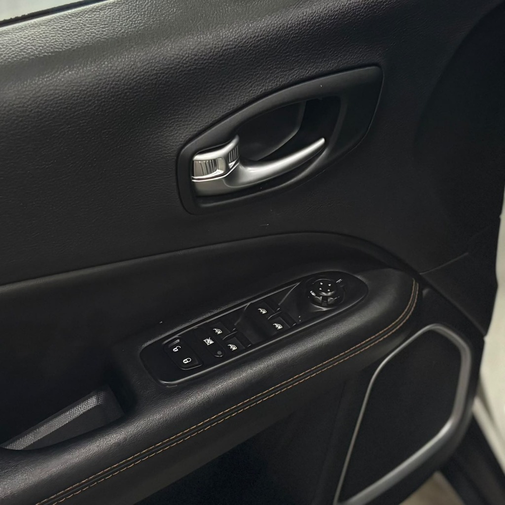 Jeep Compass Limited Flex 2.0 (Impecável – Automática – Bancos em Couro)