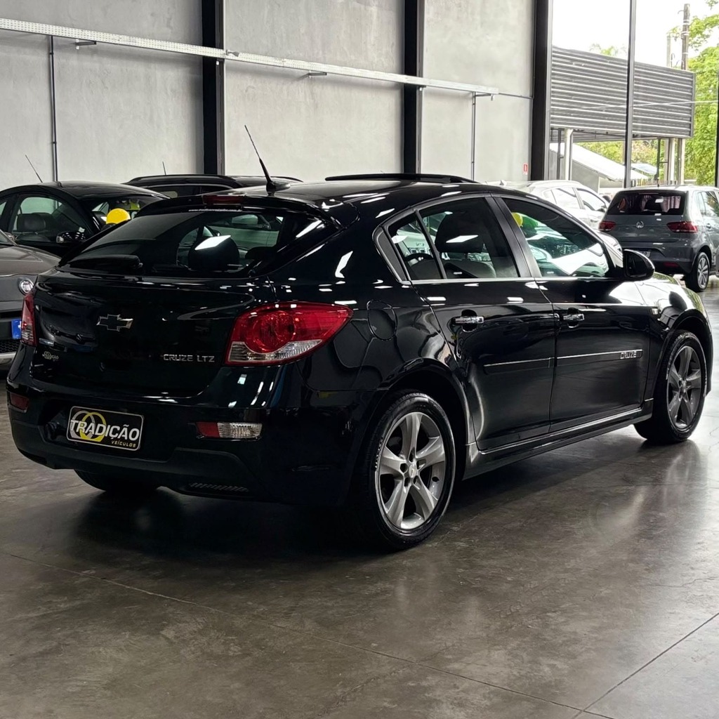 Chevrolet Cruze Ltz Hatch 1.8 Flex (Impecável – Teto Solar – Bancos em Couro – Automático)