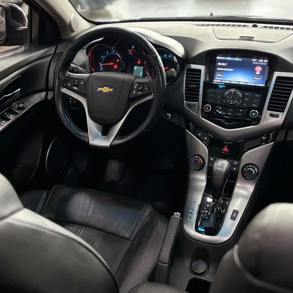 Chevrolet Cruze Ltz Hatch 1.8 Flex (Impecável – Teto Solar – Bancos em Couro – Automático)