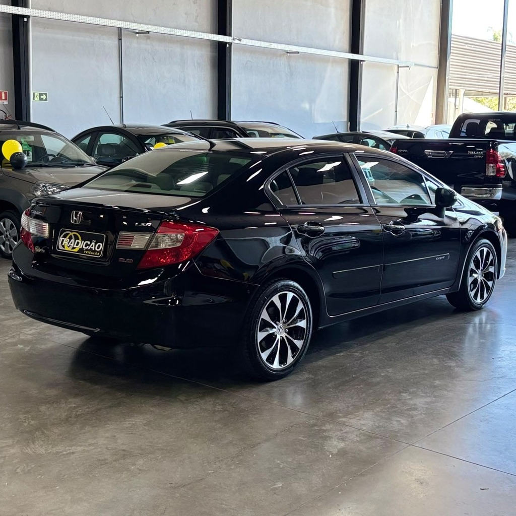 Honda Civic Lxr 2.0 Flex Aut (Impecável – Bancos em Couro – Roda de Liga)