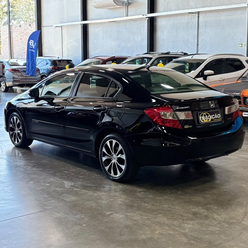 Honda Civic Lxr 2.0 Flex Aut (Impecável – Bancos em Couro – Roda de Liga)