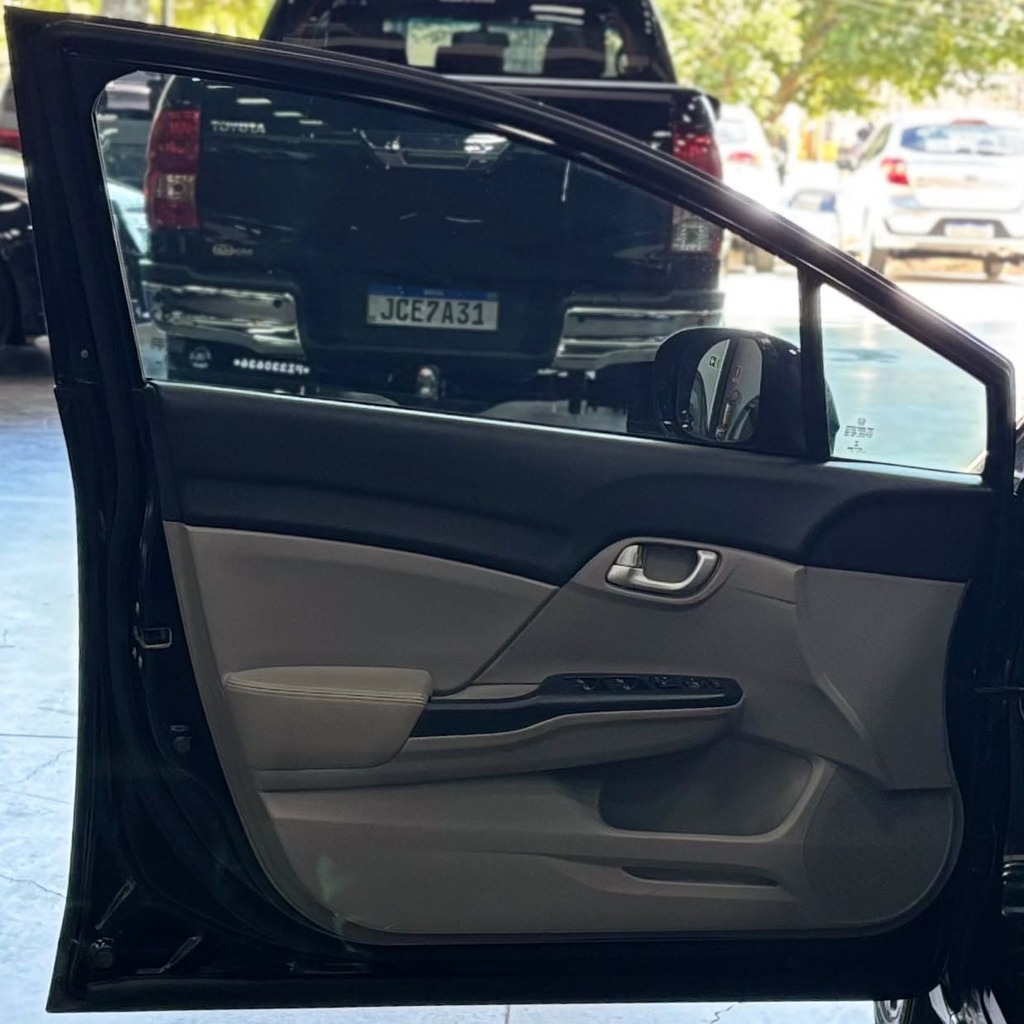 Honda Civic Lxr 2.0 Flex Aut (Impecável – Bancos em Couro – Roda de Liga)