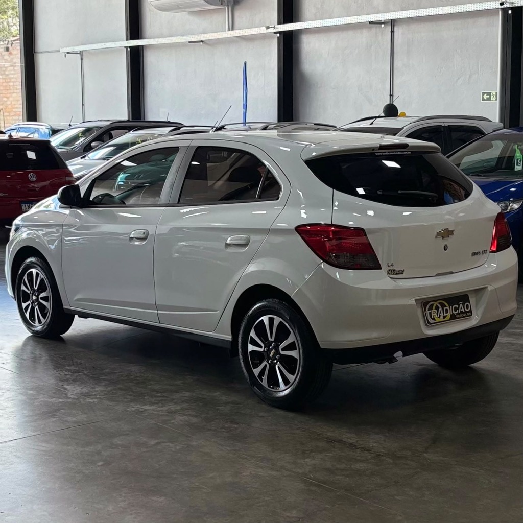Chevrolet Onix LTZ 1.4 Flex (Impecável – Manual – Roda de Liga)