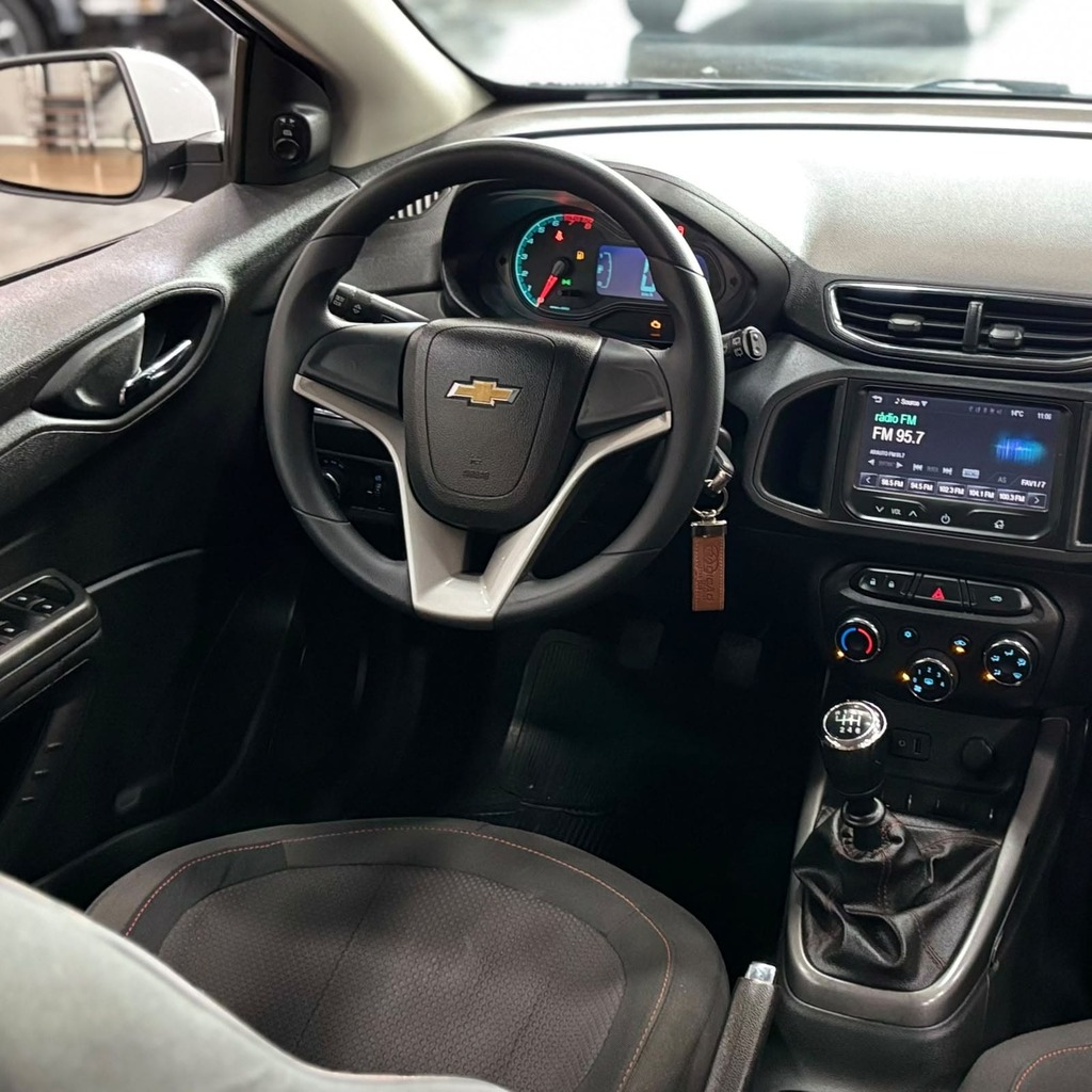 Chevrolet Onix LTZ 1.4 Flex (Impecável – Manual – Roda de Liga)