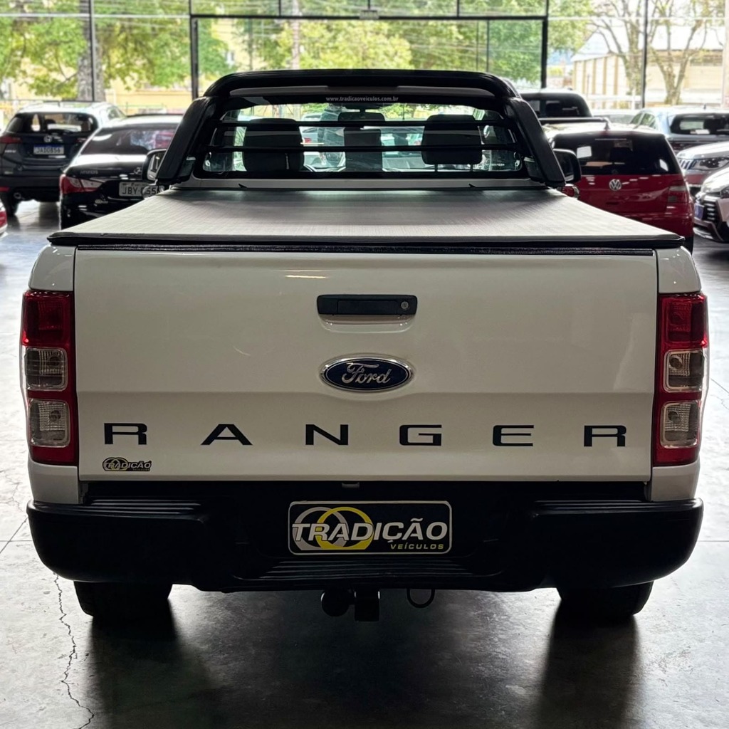 Ford Ranger CS XLS 2.5 Flex (Impecável – Completa – Manual 5M)