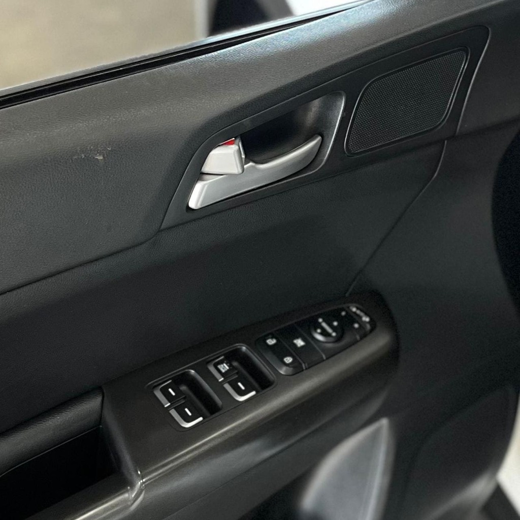 Kia Sportage EX 2.0 Flex (Impecável – Aut – Bancos em Couro – Rodas de Liga)