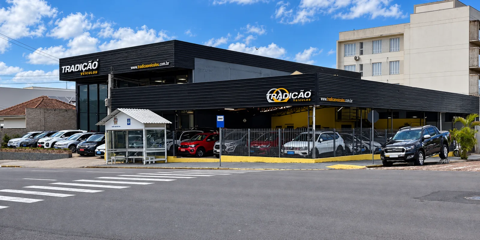 Fachada da loja Tradição Veículos