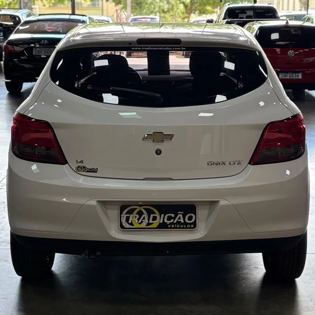 Chevrolet Onix LTZ 1.4 Flex (Impecável – Manual – Roda de Liga)