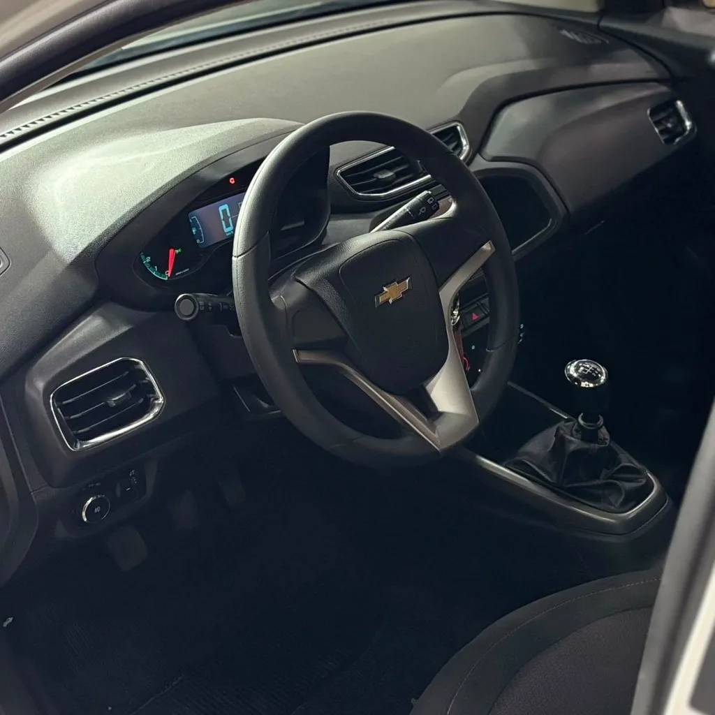 Chevrolet Onix LTZ 1.4 Flex (Impecável – Manual – Roda de Liga)