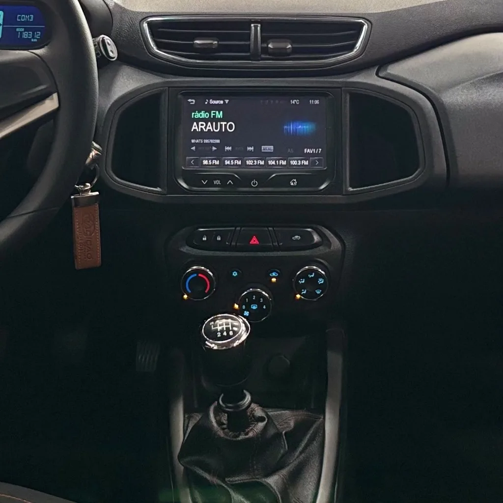 Chevrolet Onix LTZ 1.4 Flex (Impecável – Manual – Roda de Liga)