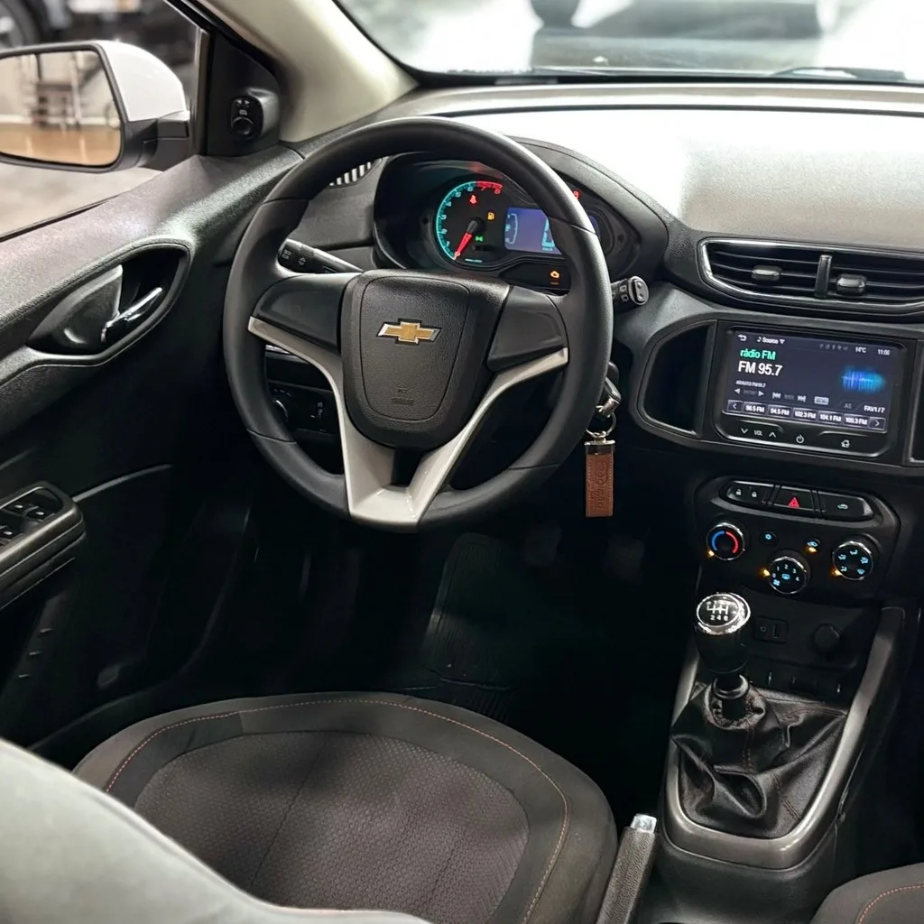Chevrolet Onix LTZ 1.4 Flex (Impecável – Manual – Roda de Liga)