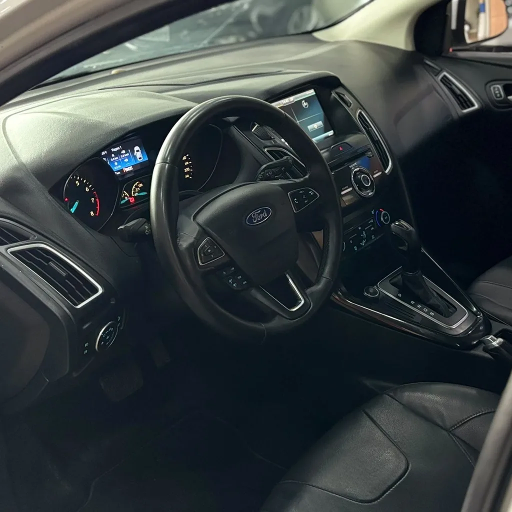 Ford Focus Titanium 2.0 Flex (Impecável – Top de Linha – Todo revisado)
