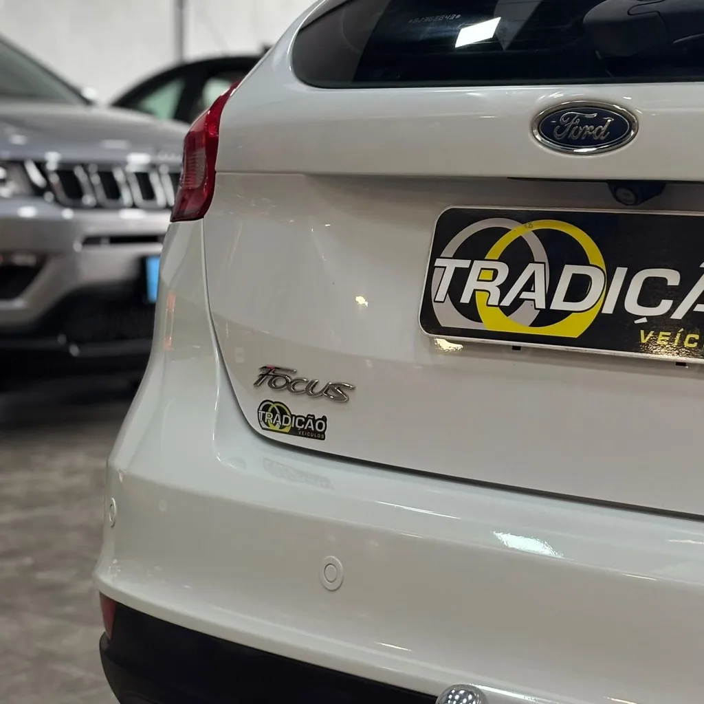 Ford Focus Titanium 2.0 Flex (Impecável – Top de Linha – Todo revisado)