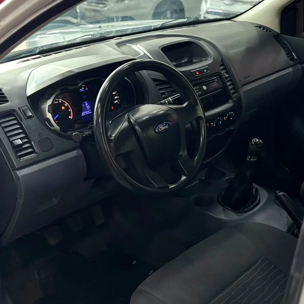 Ford Ranger CS XLS 2.5 Flex (Impecável – Completa – Manual 5M)