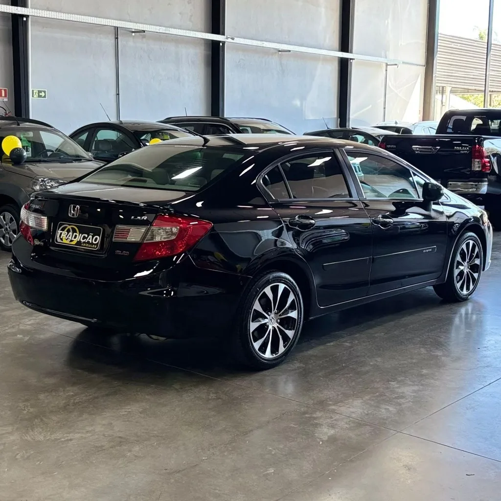 Honda Civic Lxr 2.0 Flex Aut (Impecável – Bancos em Couro – Roda de Liga)