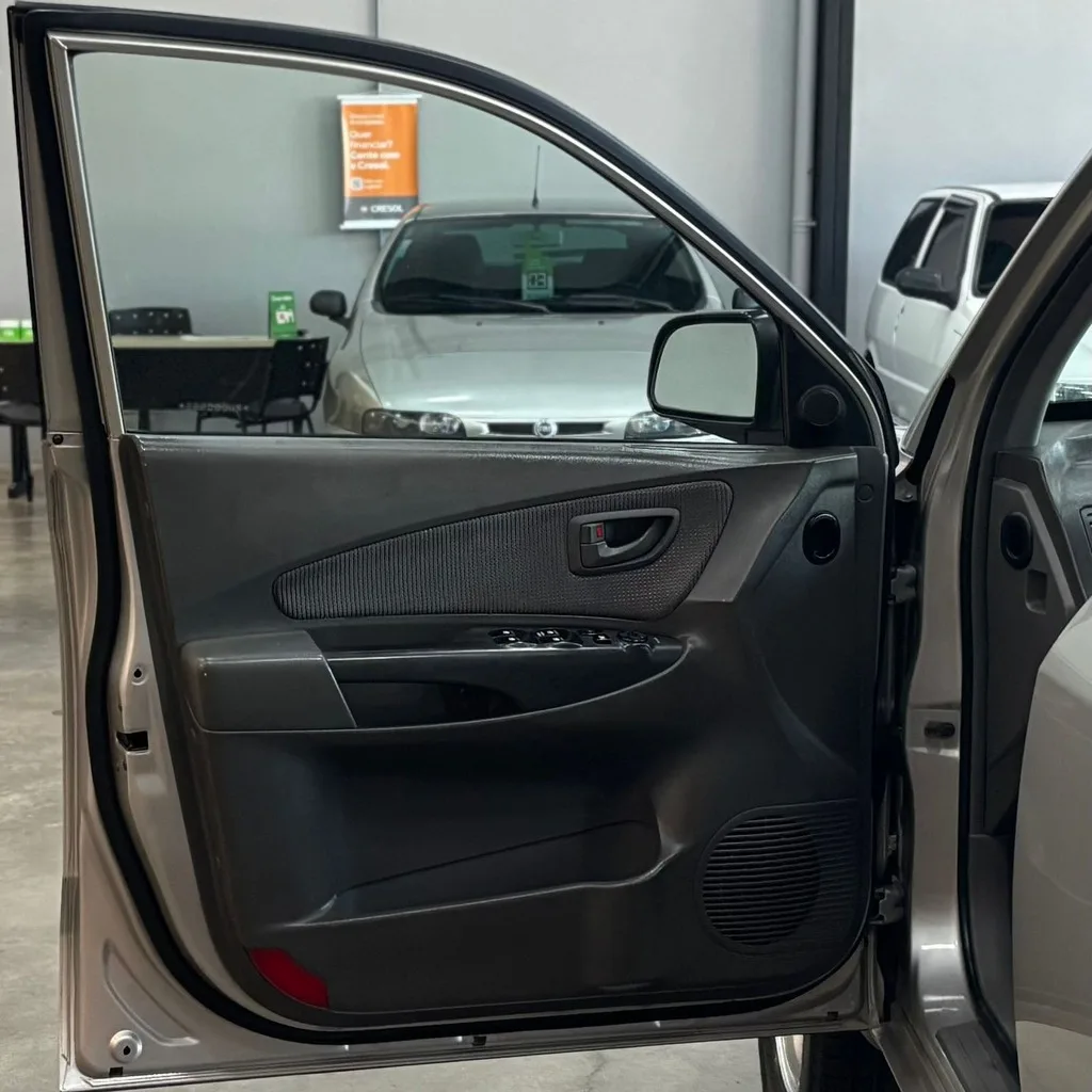 Hyundai Tucson GL 2.0 (Automática – Impecável)