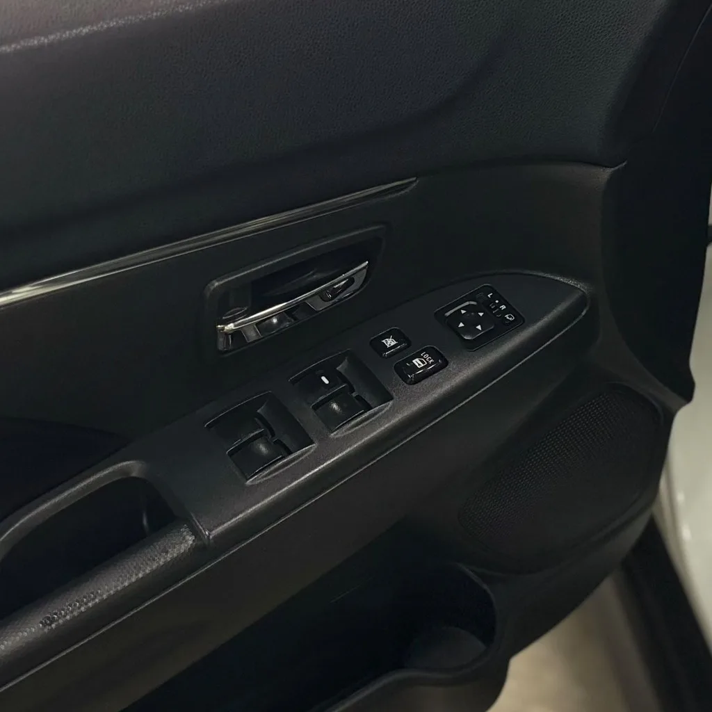 Mitsubishi Asx 4wd Aut 2.0 Gasolina (Impecável – Teto Panorâmico – Roda de Liga – Bancos em Couro)