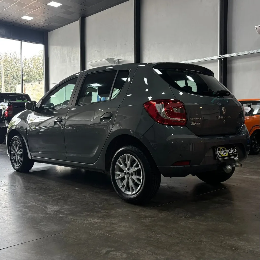 Renault Sandero Expression 1.6 (Impecável – Econômico)