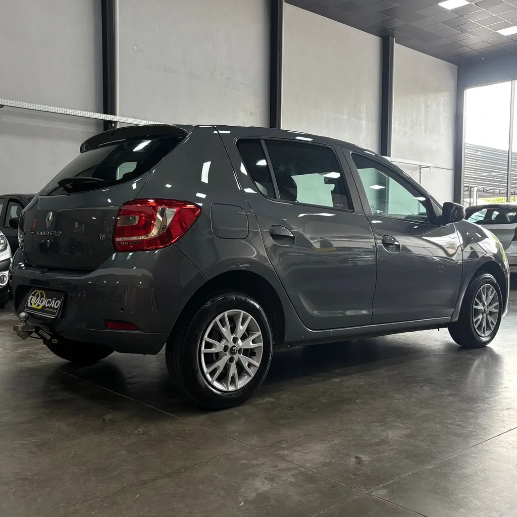 Renault Sandero Expression 1.6 (Impecável – Econômico)