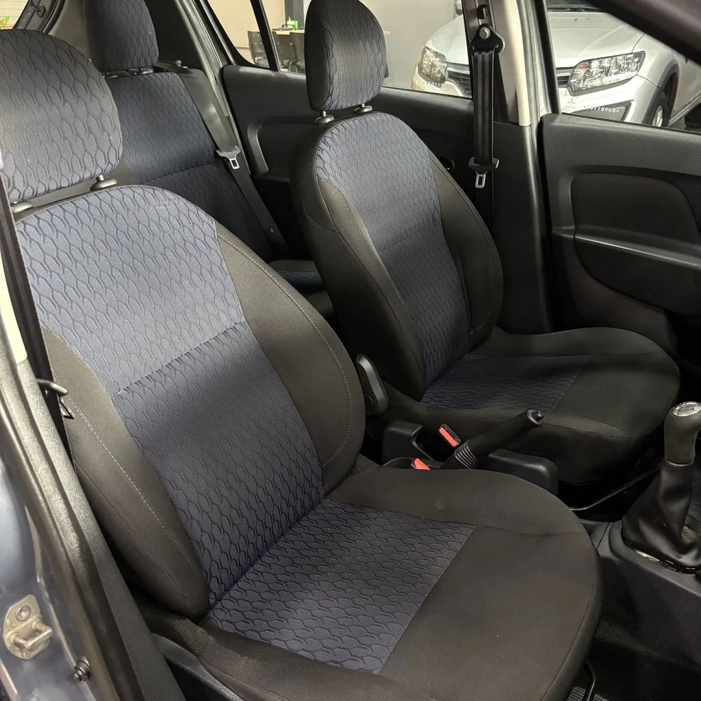 Renault Sandero Expression 1.6 (Impecável – Econômico)