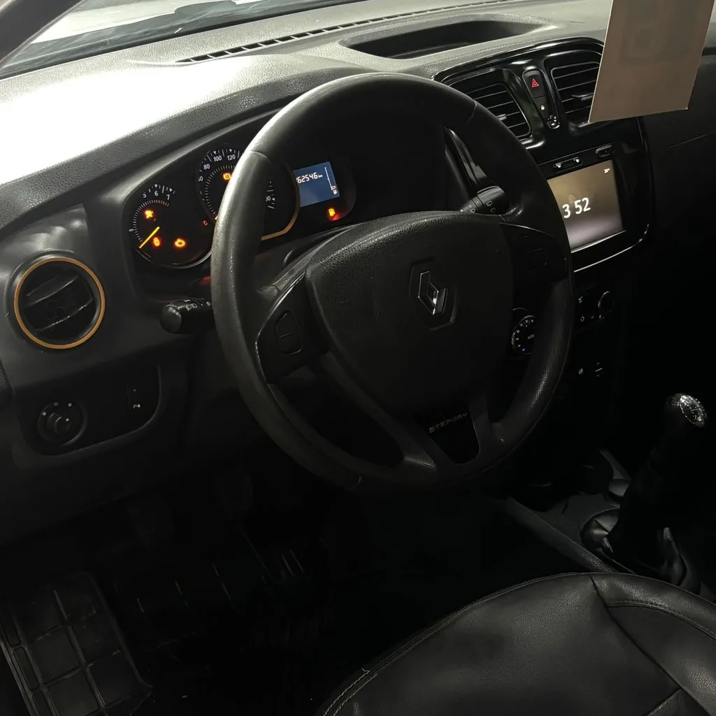 Sandero Stepway 1.6 (Impecável – Completo – Bancos de couro)