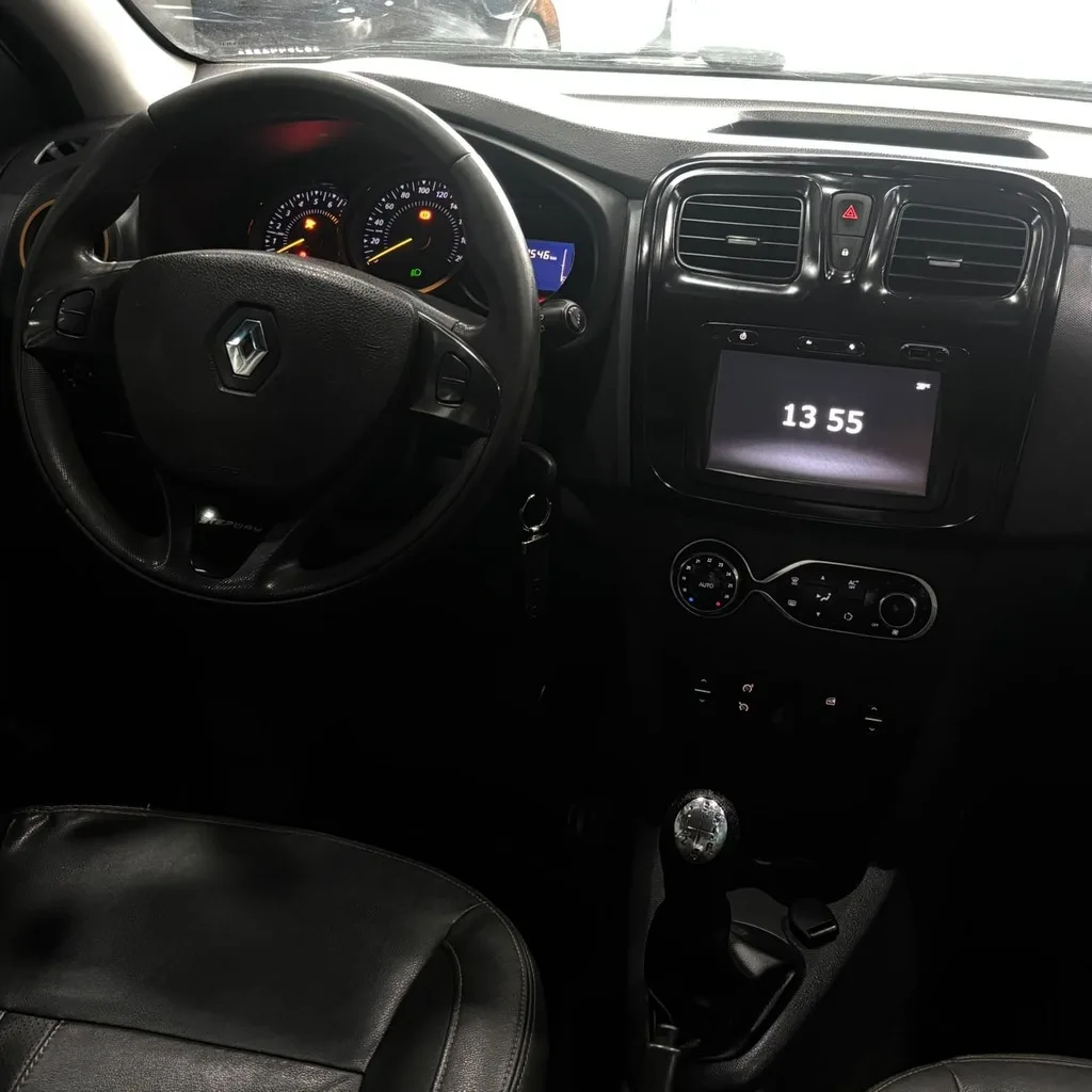 Sandero Stepway 1.6 (Impecável – Completo – Bancos de couro)