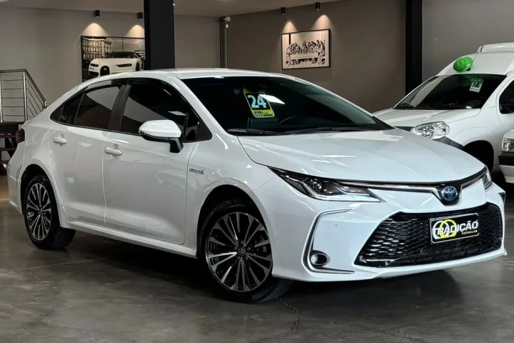 Toyota Corolla Altis Hybrid 1.8 Aut (Impecável – Garantia de Fábrica)