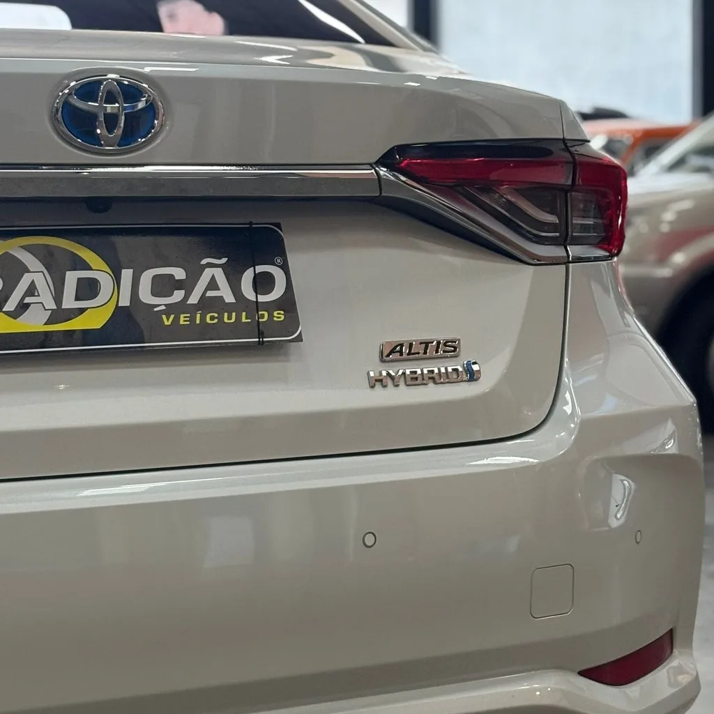 Toyota Corolla Altis Hybrid 1.8 Aut (Impecável – Garantia de Fábrica)