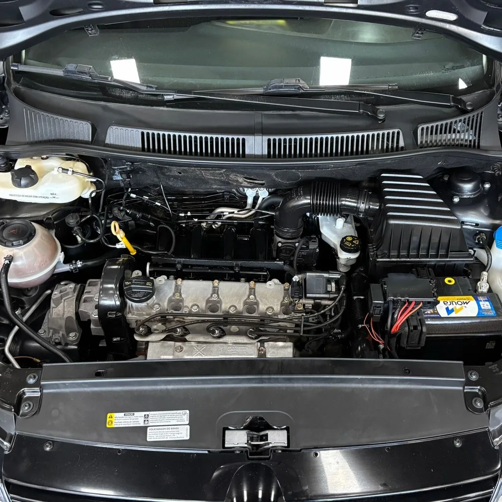 Volkswagen Fox Connect Manual 5M 1.6 Flex (Impecável – Completo)