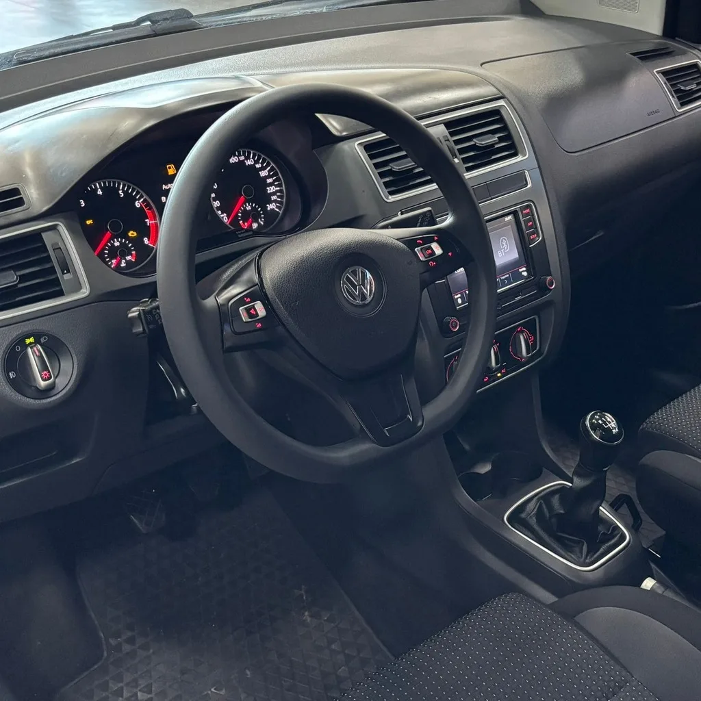 Volkswagen Fox Connect Manual 5M 1.6 Flex (Impecável – Completo)