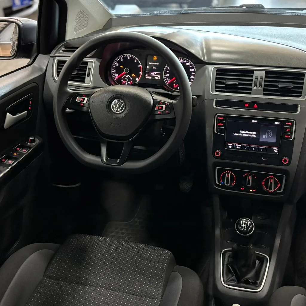 Volkswagen Fox Connect Manual 5M 1.6 Flex (Impecável – Completo)
