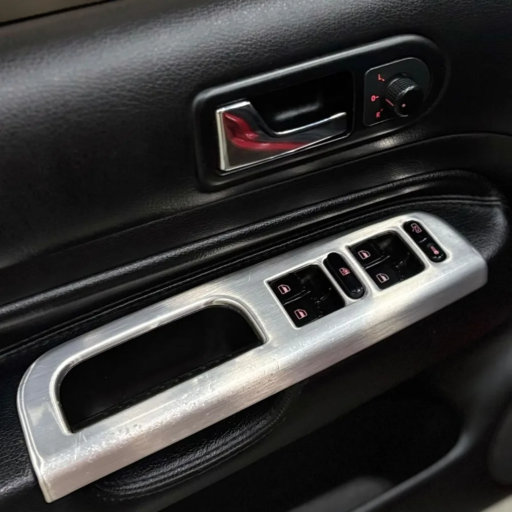 Volkswagen Golf Flash 1.6 Flex 5M (Impecável – Manual – Completo – Susp Ar)