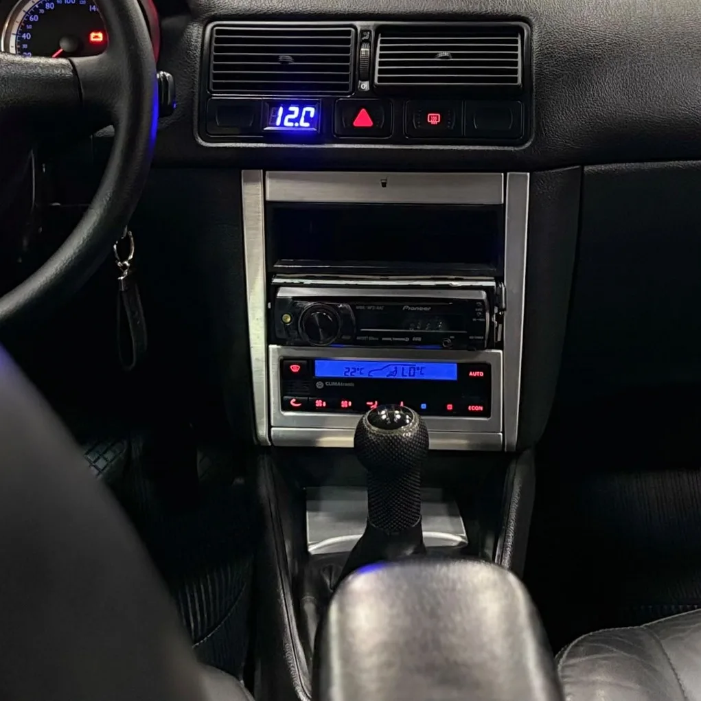 Volkswagen Golf Flash 1.6 Flex 5M (Impecável – Manual – Completo – Susp Ar)