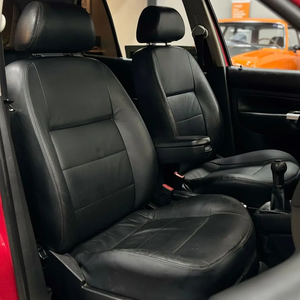 Volkswagen Golf Flash 1.6 Flex 5M (Impecável – Manual – Completo – Susp Ar)