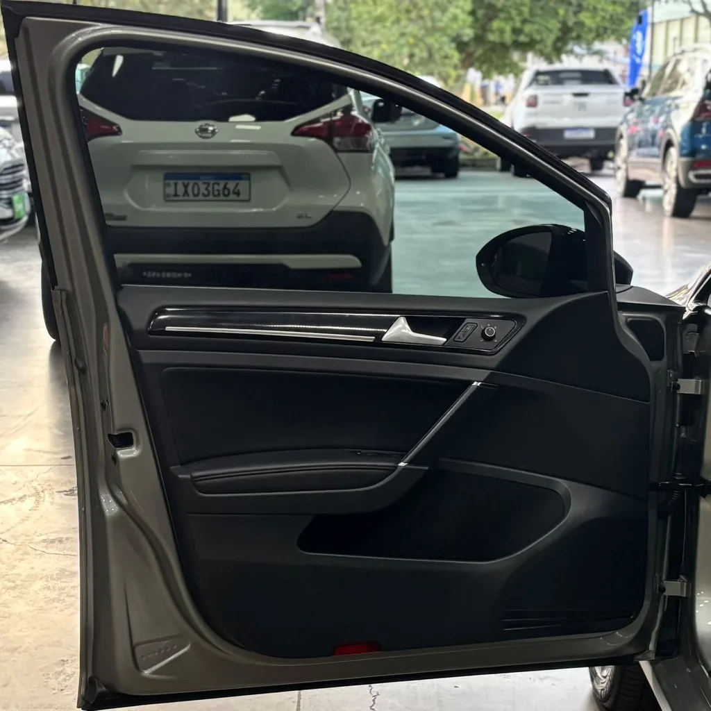 Volkswagen Golf Highline TSi 1.4 (Impecável – 100 Mil Km – Bancos em couro – Câmbio Aut)
