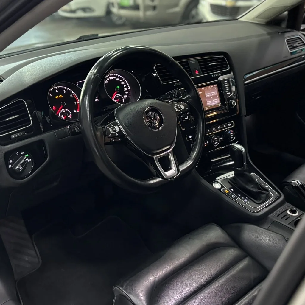 Volkswagen Golf Highline TSi 1.4 (Impecável – 100 Mil Km – Bancos em couro – Câmbio Aut)