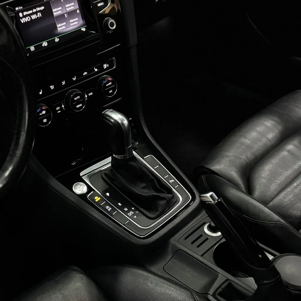 Volkswagen Golf Highline TSi 1.4 (Impecável – 100 Mil Km – Bancos em couro – Câmbio Aut)
