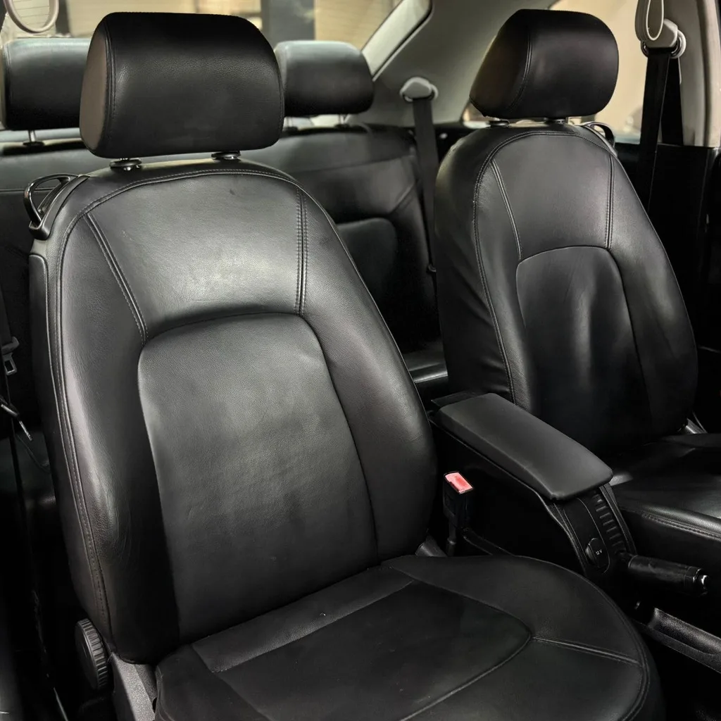 Volkswagen New Beetle 2.0 Gasolina (Câmbio Manual – Teto Solar – Bancos em Couro)