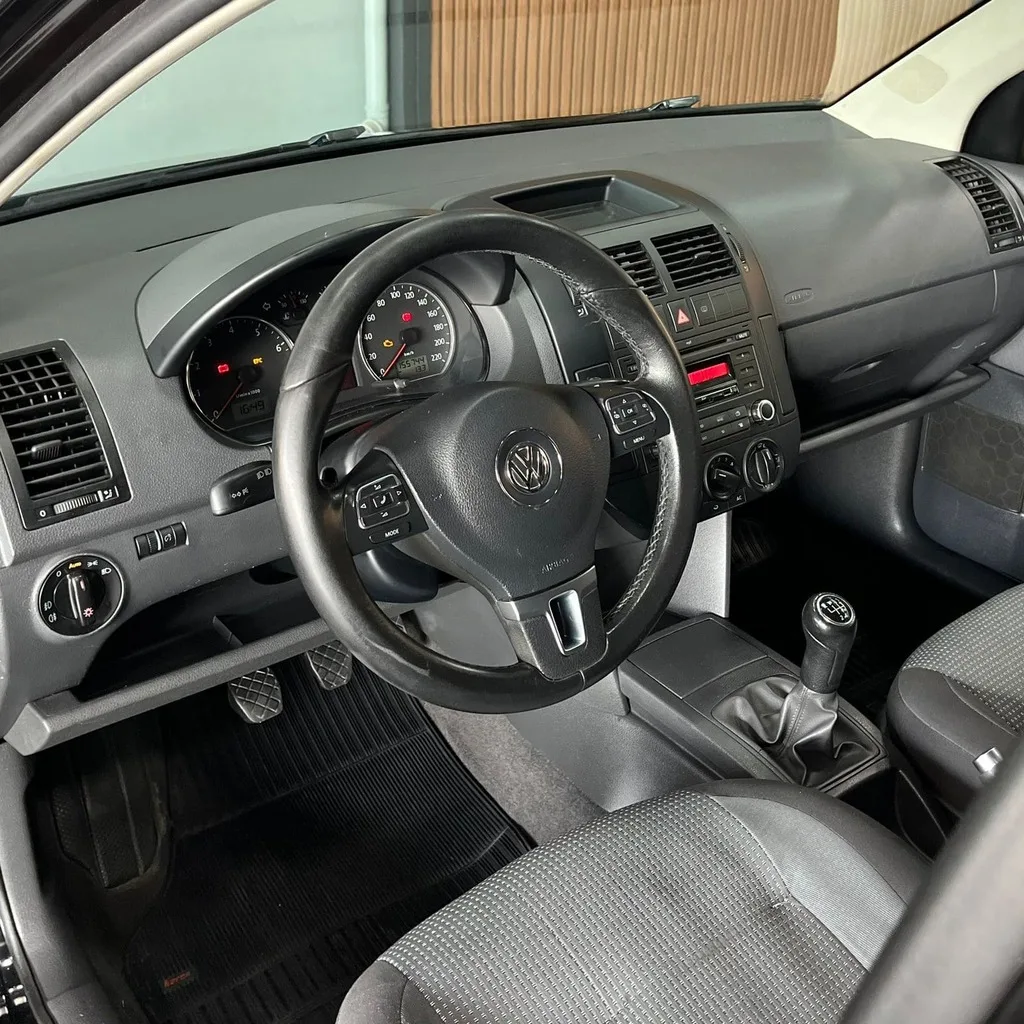 Volkswagen Polo Hatch 1.6 Flex (Único dono – Impecável)